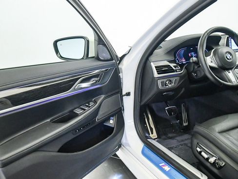 Certified 2022 BMW 740i w/ M Sport Package image 28
