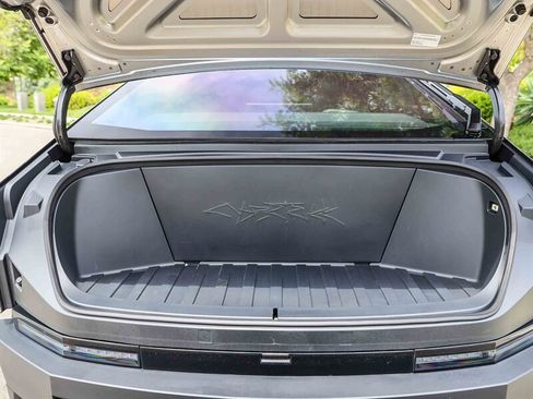 Used 2024 Tesla Cybertruck AWD Crew Cab image 36