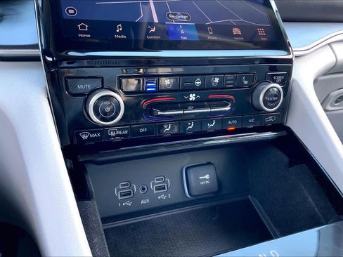 Used 2021 Jeep Grand Cherokee L Overland w/ Luxury Tech Group IV RWD image 67