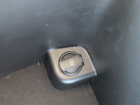 Used 2024 Kia Telluride EX w/ EX Captain's Chair Package FWD image 36
