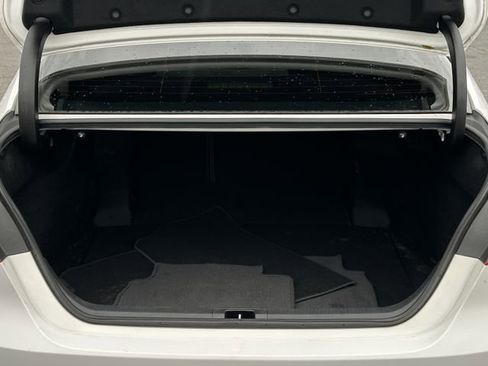 Used 2019 Toyota Camry LE image 33