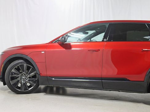 Used 2024 Cadillac Lyriq Sport image 11