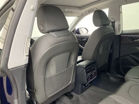 Used 2019 Audi Q8 Premium Plus w/ Premium Plus image 17