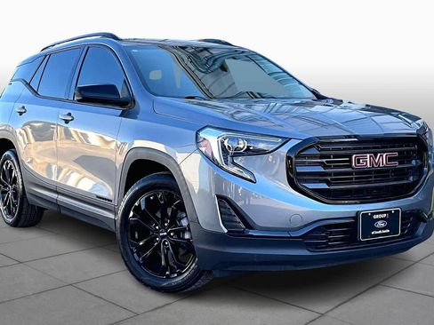 Used 2021 GMC Terrain SLE w/ Driver Convenience Package image 2