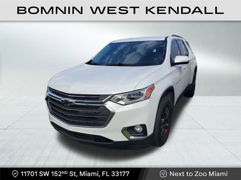 Used 2020 Chevrolet Traverse LT image 3