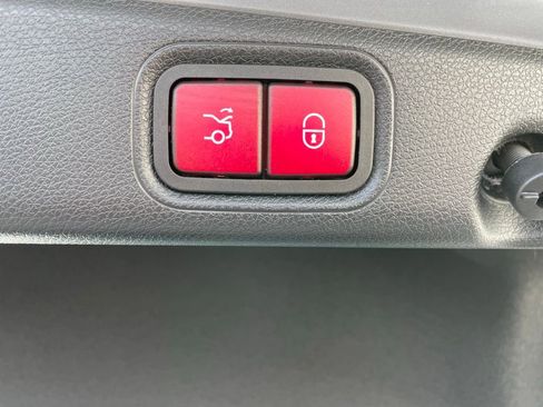 Used 2021 Mercedes-Benz E 350 E 350 image 43