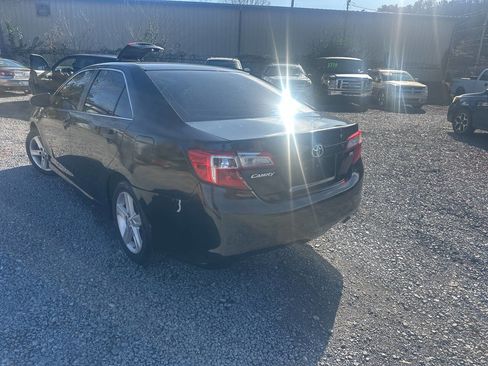 Used 2013 Toyota Camry SE image 5