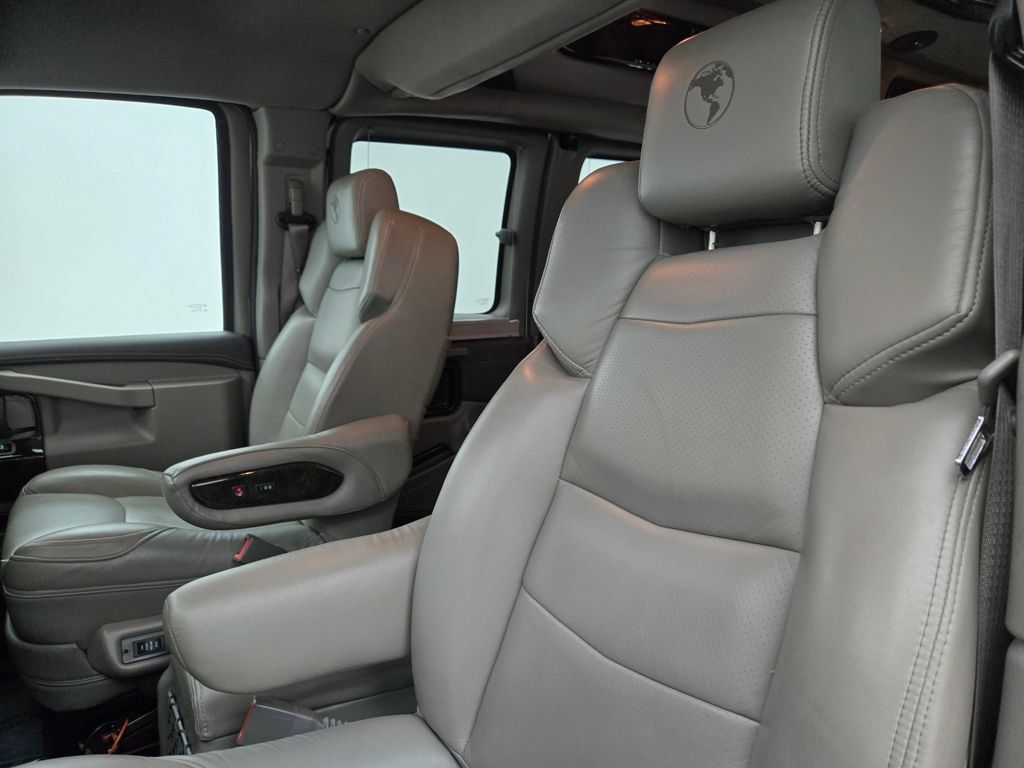 Used 2023 Chevrolet Express 2500 Extended RWD image 20
