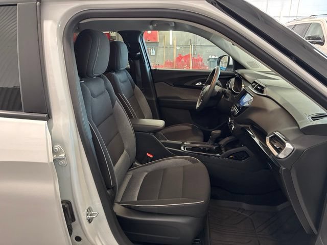 Used 2023 Chevrolet TrailBlazer LT w/ Convenience Package AWD/4WD image 17