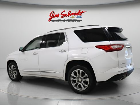 Used 2019 Chevrolet Traverse Premier w/ Driver Confidence II Package FWD image 4