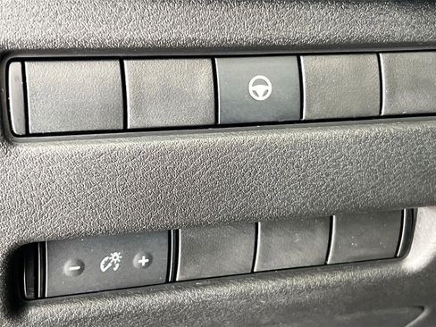 Used 2021 Nissan Rogue SV image 19