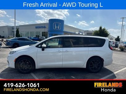 Used 2023 Chrysler Pacifica Touring-L w/ S Appearance Package