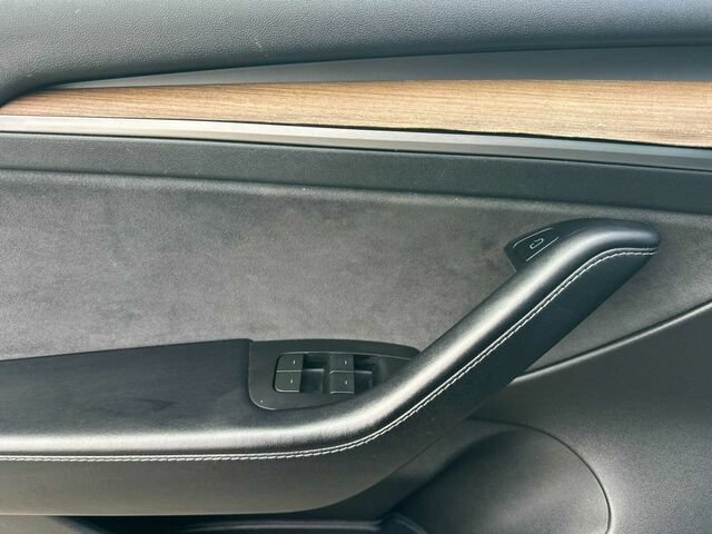 Used 2022 Tesla Model 3 Standard Range RWD image 11