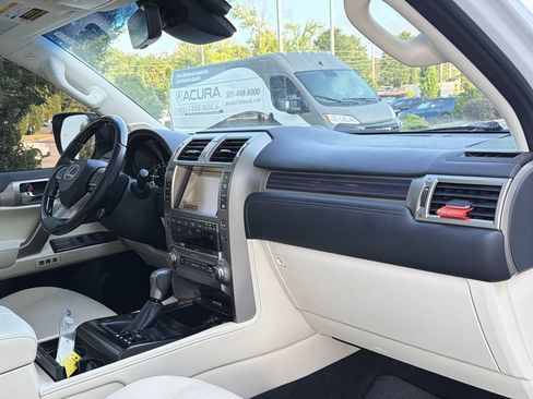 Used 2021 Lexus GX 460 Premium w/ Premium Package AWD/4WD image 26