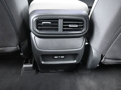 Used 2023 Honda Pilot LX image 35