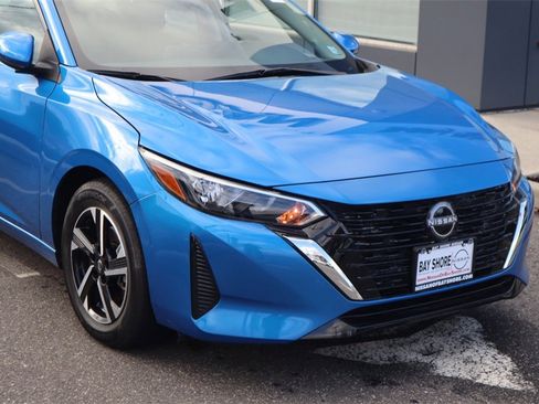 Certified 2025 Nissan Sentra SV image 4