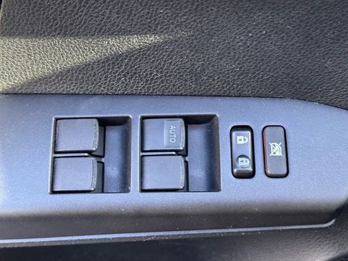 Used 2017 Toyota RAV4 LE image 18