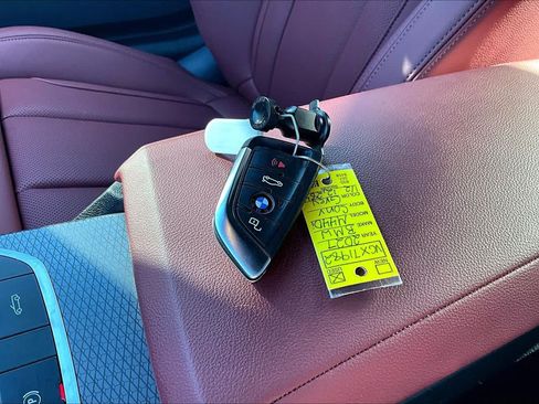 Used 2027 BMW M440i Convertible RWD image 13