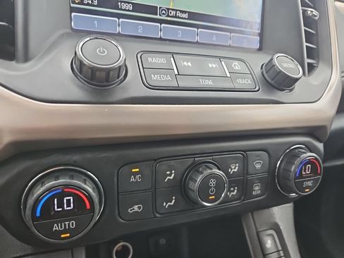 Used 2019 GMC Acadia Denali w/ Technology Package AWD/4WD image 28