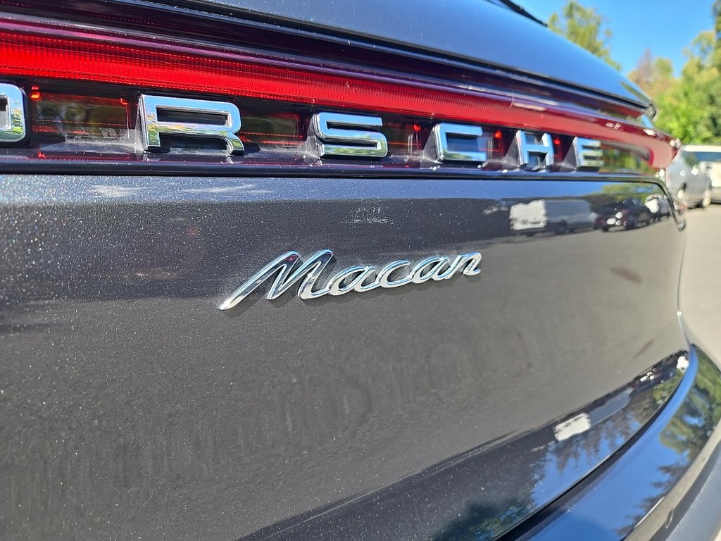 Used 2023 Porsche Macan AWD/4WD image 10