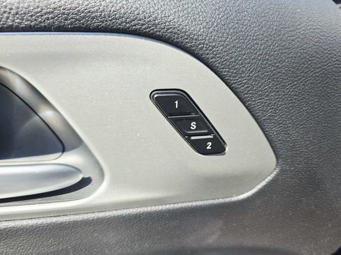 Certified 2024 Chrysler Pacifica Limited w/ S Appearance Package AWD/4WD image 39