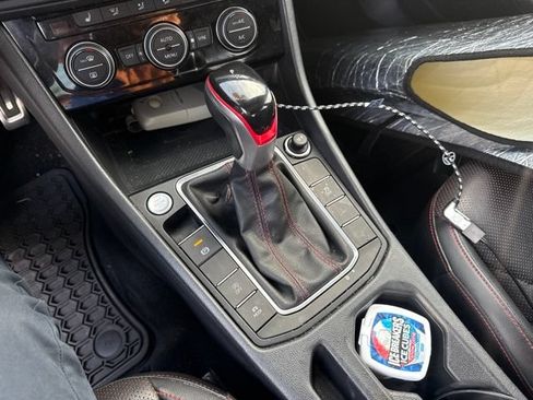 Used 2022 Volkswagen Jetta GLI Autobahn FWD image 9