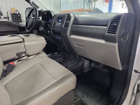 Used 2020 Ford F250 XL w/ Power Equipment Group AWD/4WD image 16