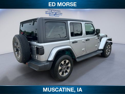 Used 2018 Jeep Wrangler Unlimited Sahara AWD/4WD image 5