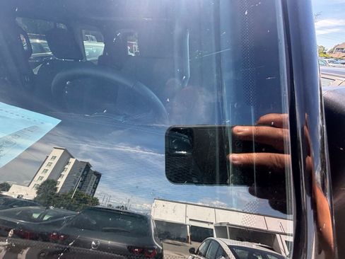 Used 2025 Jeep Wrangler Sahara AWD/4WD image 9