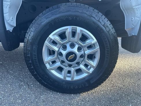 Used 2026 Chevrolet Silverado 2500 LT AWD/4WD image 32