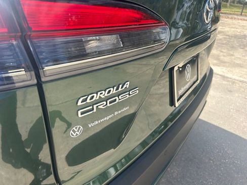 Used 2022 Toyota Corolla Cross XLE w/ Convenience Package image 29