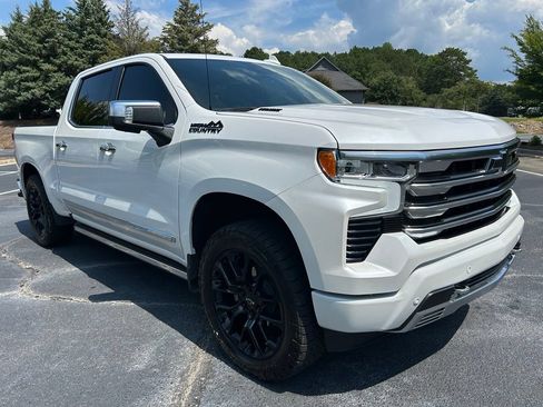 Used 2025 Chevrolet Silverado 1500 High Country AWD/4WD image 23
