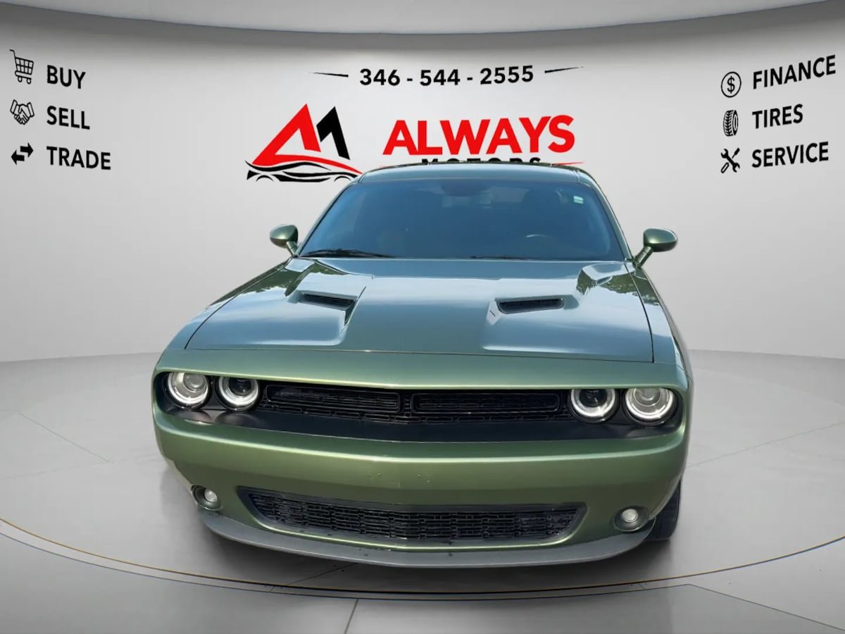 Used 2021 Dodge Challenger SXT w/ Blacktop Package RWD image 2