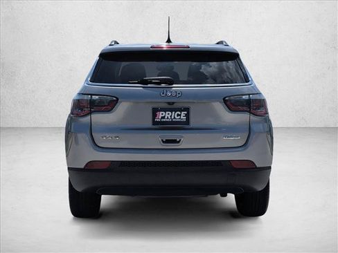Used 2020 Jeep Compass Latitude w/ Popular Equipment Group AWD/4WD image 4