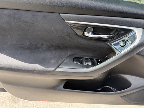 Used 2014 Nissan Altima 2.5 SV FWD image 9