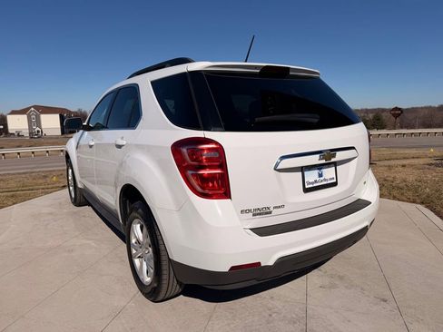 Used 2017 Chevrolet Equinox LT w/ Convenience Package image 3