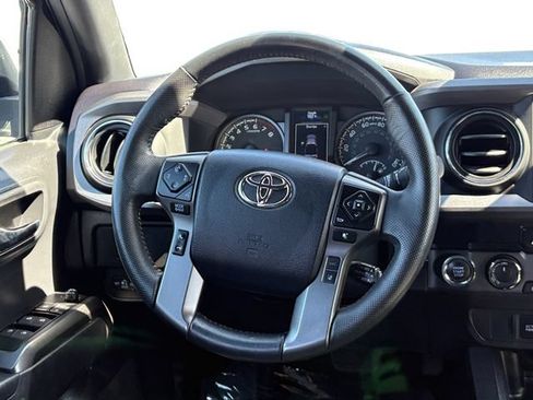 Certified 2023 Toyota Tacoma TRD Off-Road AWD/4WD image 15