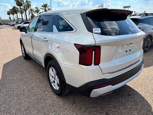 New 2026 Kia Sorento LX FWD image 5