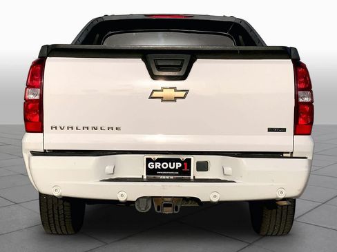 Used 2011 Chevrolet Avalanche LT w/ Texas Edition RWD image 2
