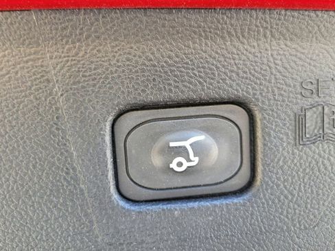 Used 2024 Ford Edge Titanium image 12