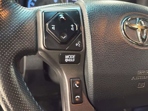Used 2017 Toyota Tacoma TRD Off-Road AWD/4WD image 25