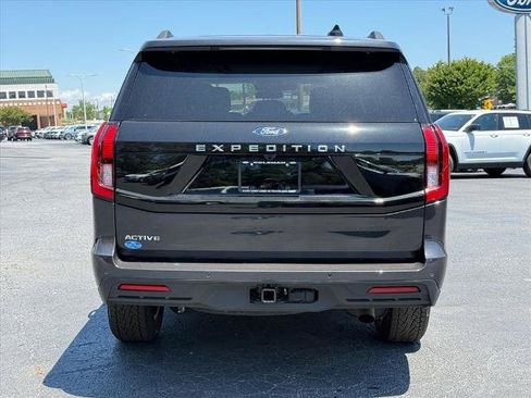 Certified 2025 Ford Expedition Active AWD/4WD image 5