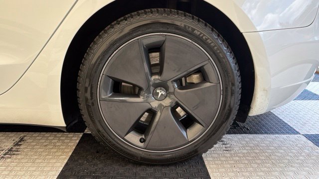 Used 2023 Tesla Model 3 Standard Range RWD image 11