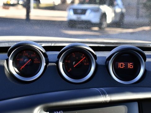 Used 2019 Nissan 370Z Touring image 26