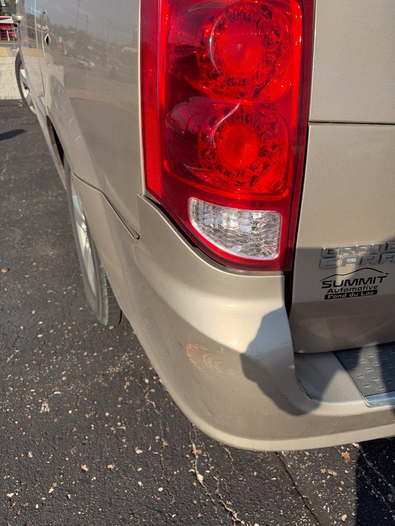 Used 2013 Dodge Grand Caravan SE FWD image 4
