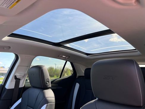 New 2026 Buick Envision Sport Touring image 8