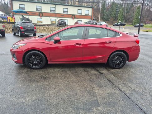 Used 2019 Chevrolet Cruze LT image 12