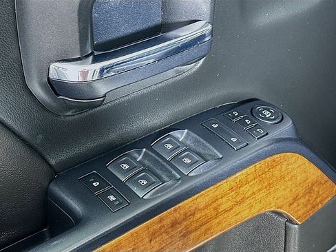 Used 2018 Chevrolet Silverado 1500 High Country AWD/4WD image 19