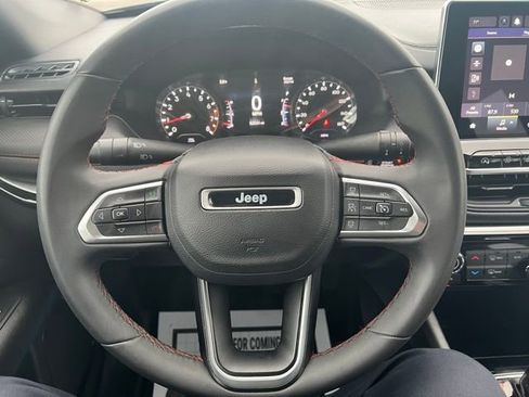 Used 2023 Jeep Compass Trailhawk AWD/4WD image 13