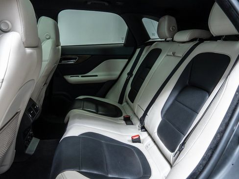 Used 2018 Jaguar F-PACE S image 28